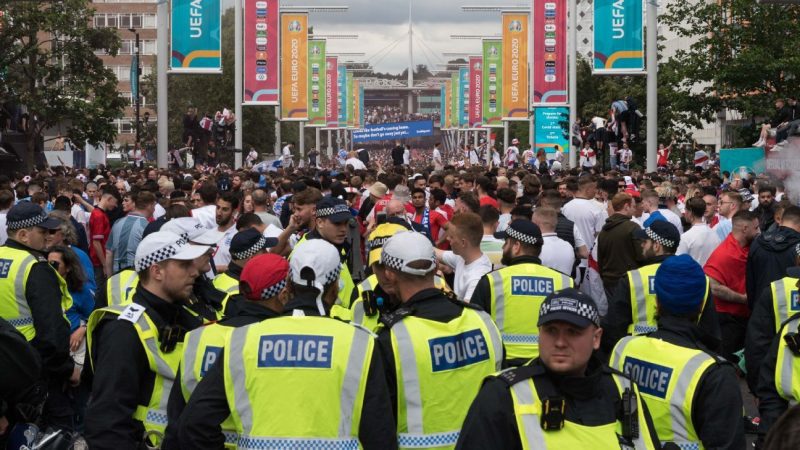 英国禁止1300名英格兰和威尔士的球迷参加世界杯