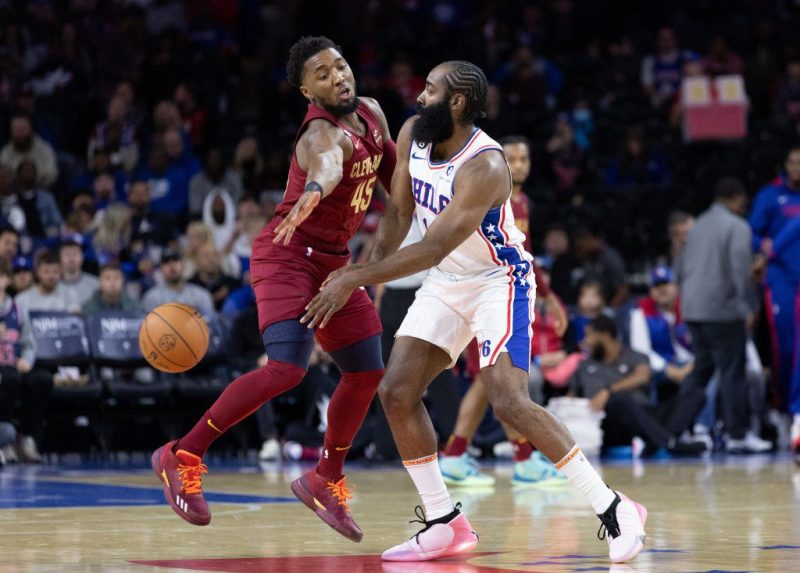 NBA揭幕战球员得分（10月18日）--湖人vs勇士、76人vs凯尔特人的推荐票