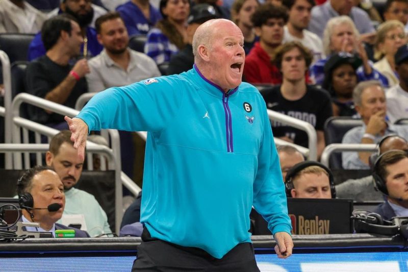 周三的NBA赛程将以印第安纳步行者队和夏洛特黄蜂队在光谱中心的对决拉开帷幕,步行者队（6-6）在过去四场比赛中赢了三场，平均每场比赛得到117.3分,上周六，印第安纳州在第四节以22分的优势战胜了多伦多，在主场以118-114获胜